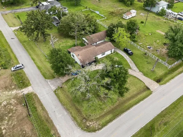22855 E Martin Dr, Porter, TX 77365