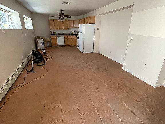 3rd image of 134 Edgegrove Ave #1