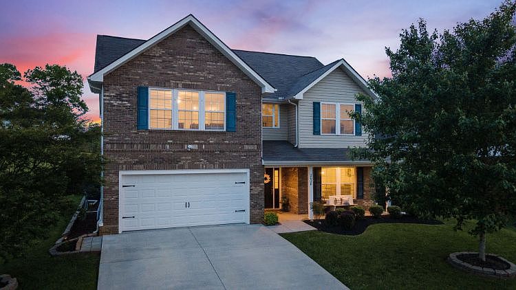 1st image of 2028 Falling Leaf Dr