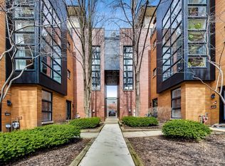 2012 W Willow St APT A, Chicago, IL 60647