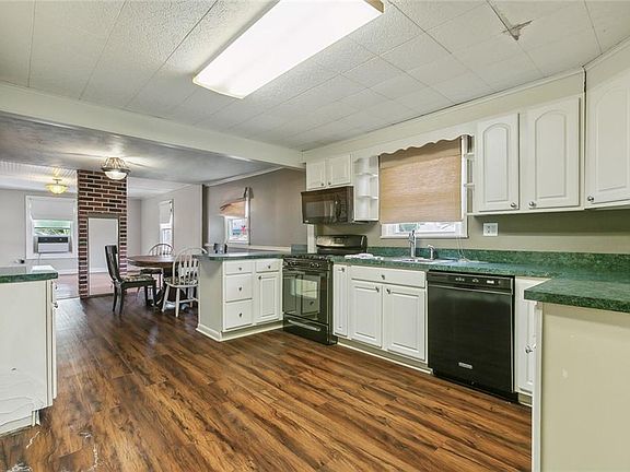5th image of 4305 Clay St