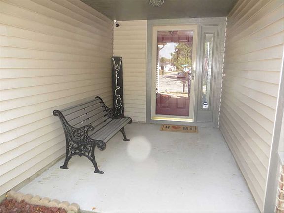 2nd image of 301 Cheshire Ln