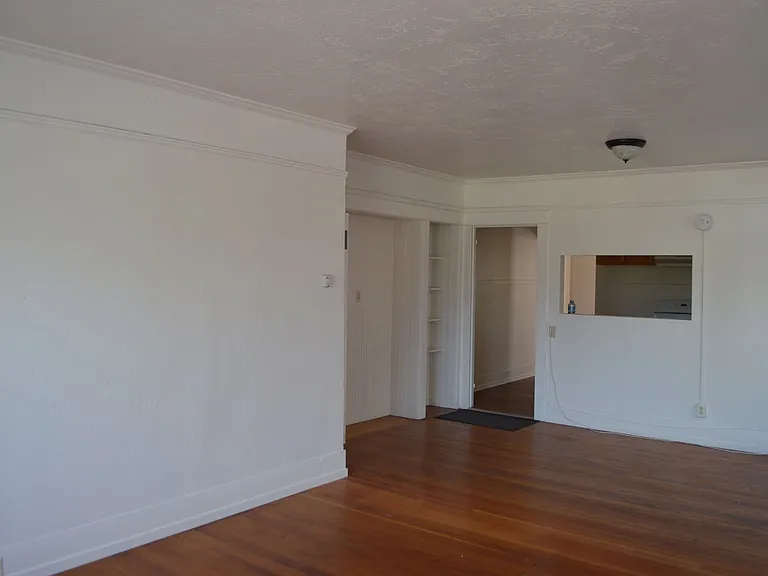 Money Apartment Building - 2 — Photo 3