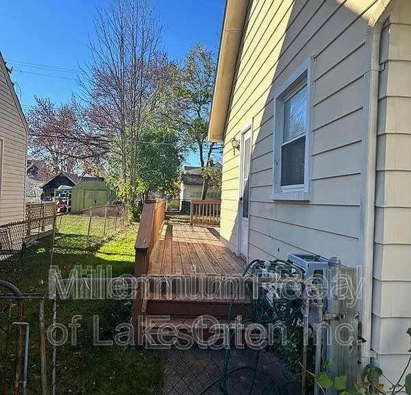 3185 Buckingham Ave — Photo 9