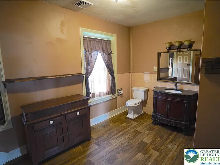 9020 Schantz Rd — Photo 23