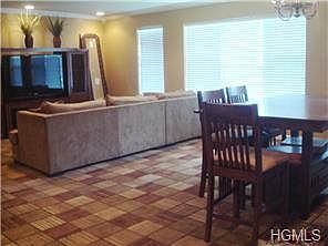 3rd image of 21 Deer Court Dr