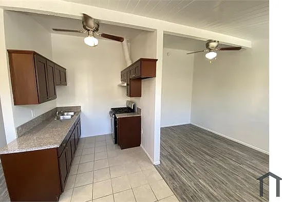 3 bed, 900 sqft, $2,880 — Photo 4