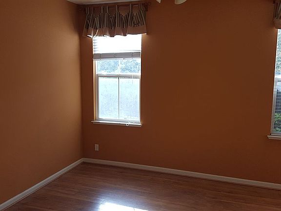 3rd image of 2301 S Creekside Dr