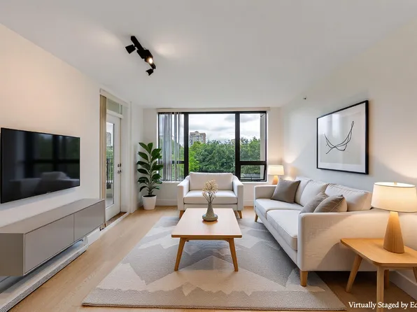7138 Collier St #408, Burnaby, BC V5E 0A2