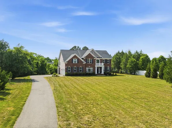 7253 Filly Ct, Hughesville, MD 20637