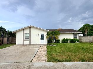 180 SW 32nd Ter, Deerfield Beach, FL 33442