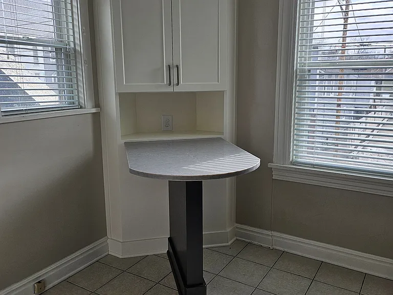 305 E Main St #305 — Photo 2