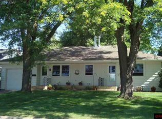 412 W 7th St, Mankato, MN 56001