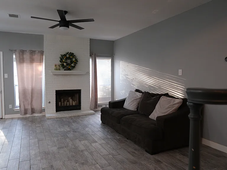 9300 Lightwood Loop — Photo 2