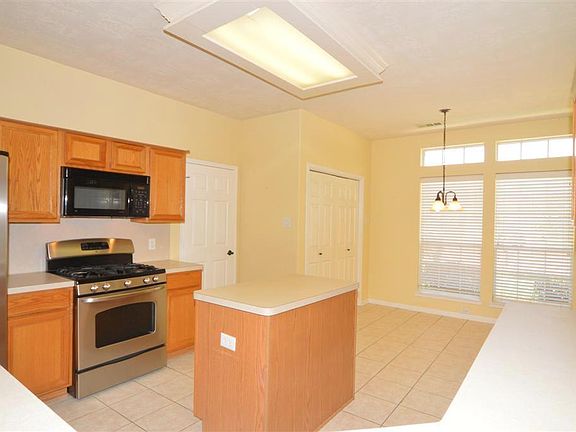 4th image of 11006 Pinewood Ct