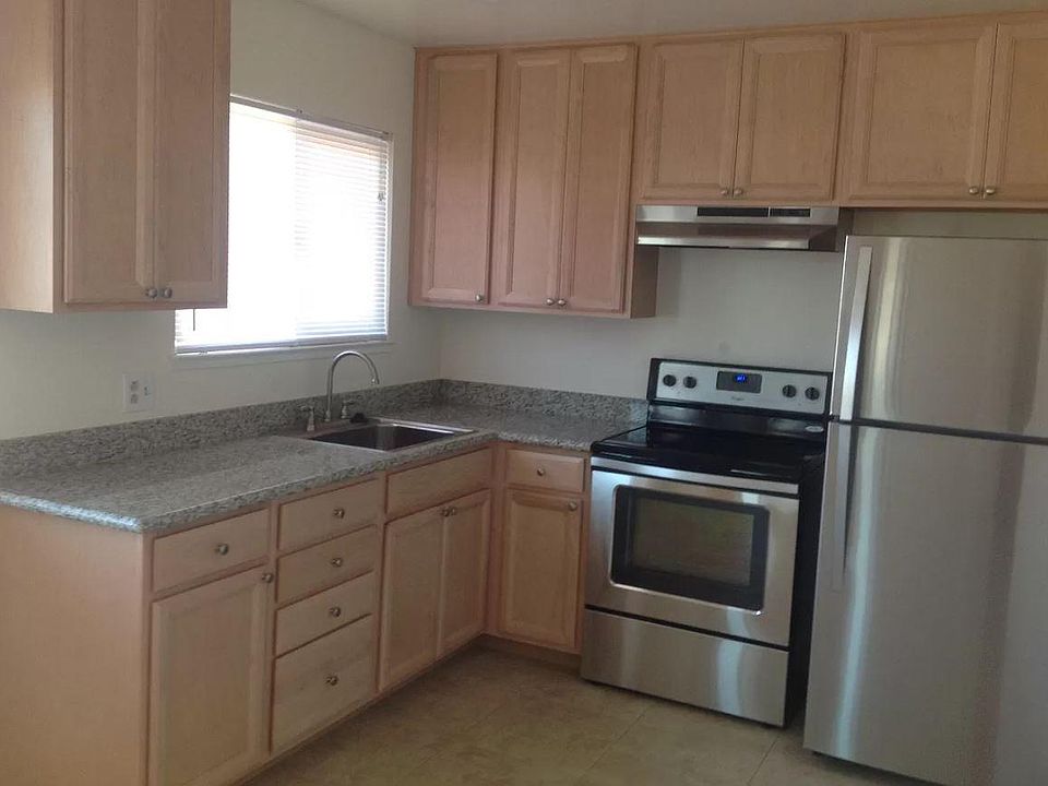 1st image of 476 Greendale Way APT 3