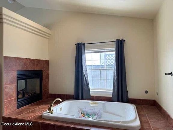 5th image of 7605 W Boekel Rd