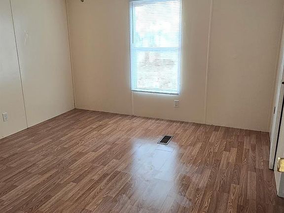 3rd image of 416 Country Rd #444-3