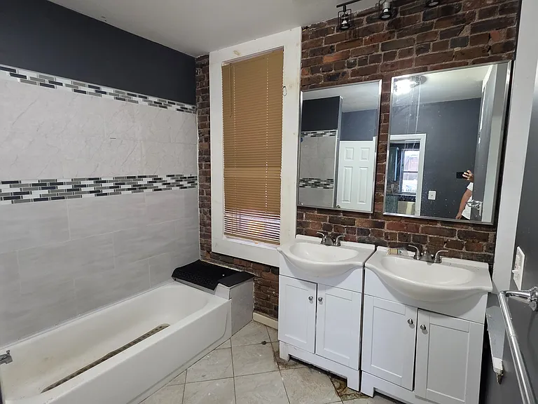 84 N 6th St #1-B — Photo 3
