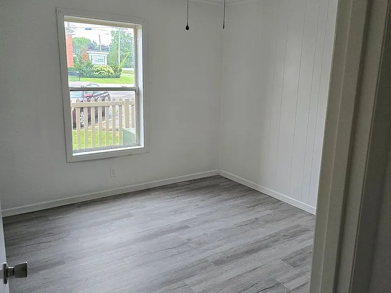 2525 W Monroe St — Photo 5