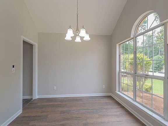 2nd image of 535 Old Walnut Br