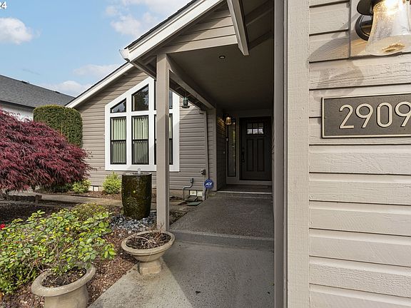 3rd image of 2909 SE 154th Ave