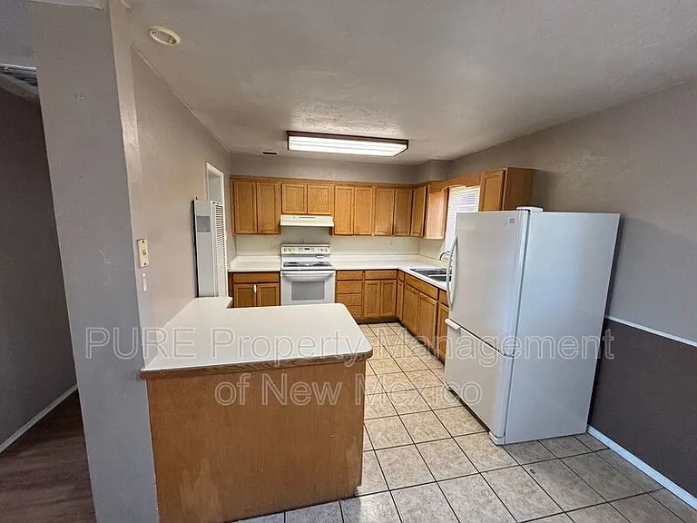 2620 Mossman Dr — Photo 6