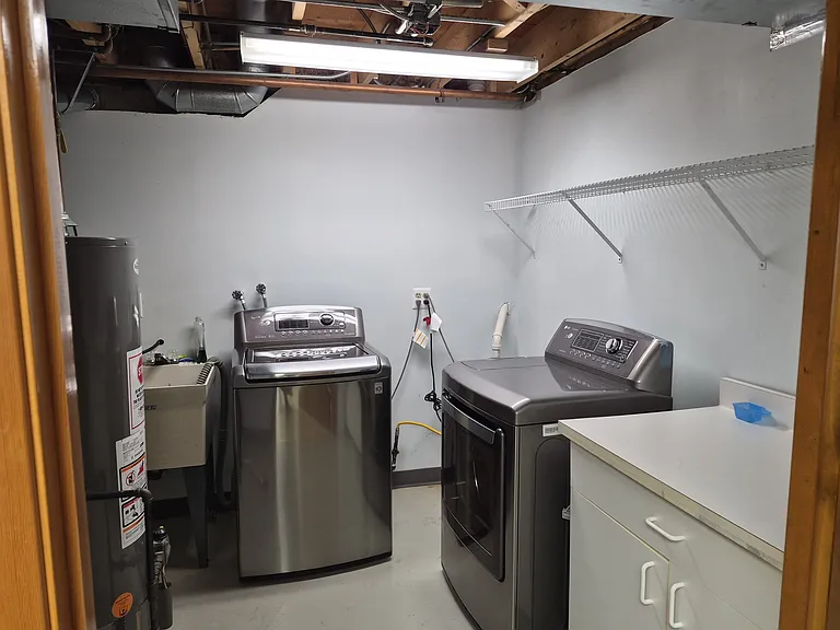 405 S Wenbriar Sq — Photo 10
