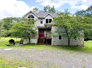 5327 Maple Ln, Cresco, PA 18326