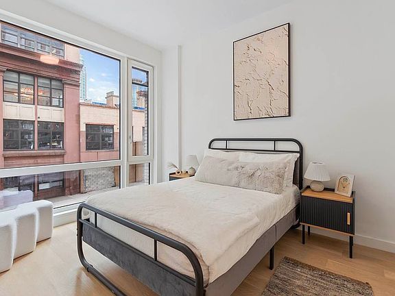 4th image of 127 Concord St #2B
