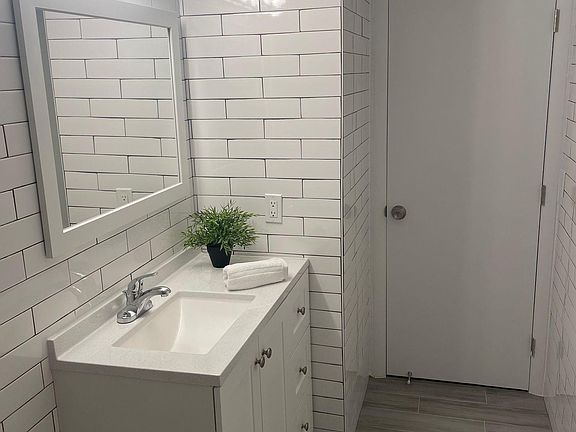 3rd image of 1351 NE Miami Gardens Dr APT 1421