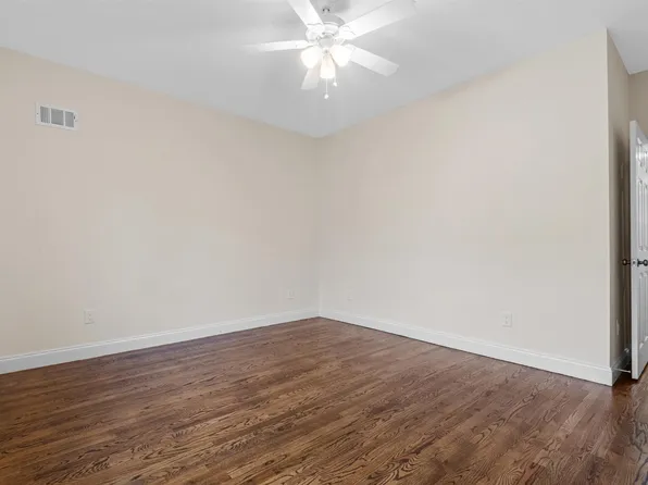 215 South Street image 23 of 37