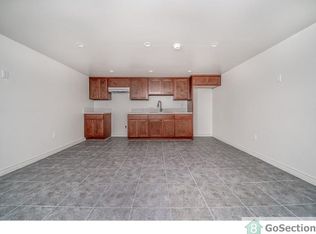 6609 Menlo Ave, Los Angeles, CA 90044