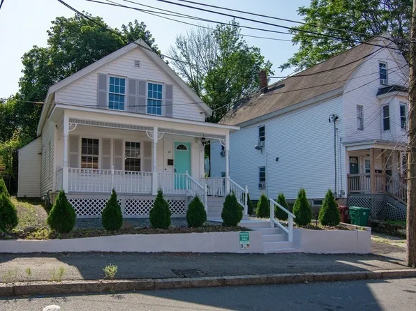 49 Beech St, Lowell, MA 01850