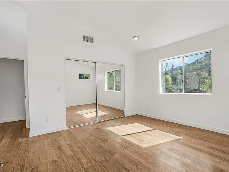 1944 Seminole Dr — Photo 36