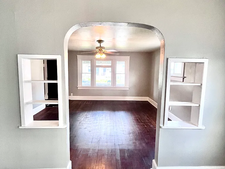 943 E Morris St — Photo 2
