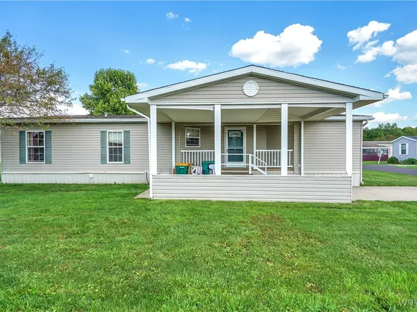 103 Sunset Ln, Arcade, NY 14009