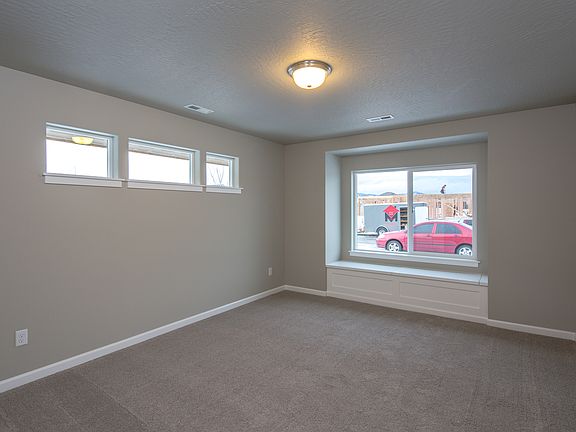 3rd image of 20010 E Glenbrook Ave
