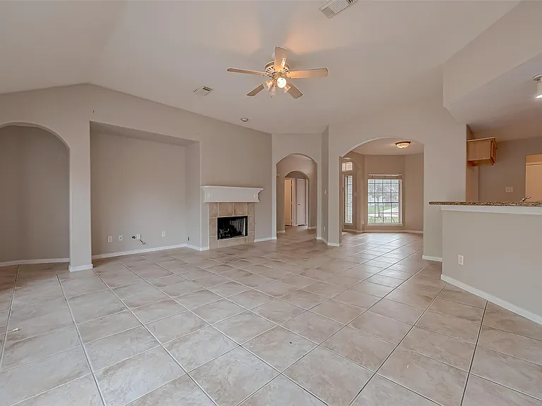 8714 Pleasantbrook Dr — Photo 11