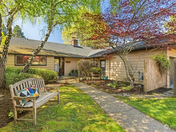 3525 43rd Avenue W, Seattle, WA 98199