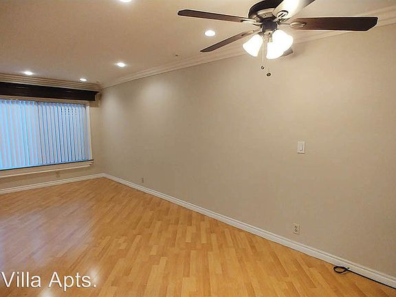4th image of 2020 N Beachwood Dr APT 205
