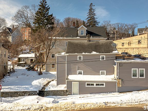 4th image of 429 Washington Avenue