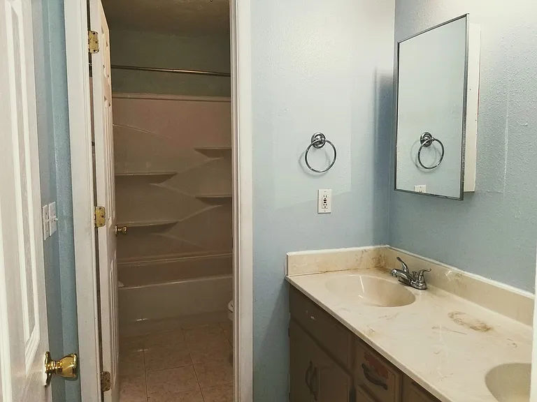 930 Iowa Ave #1 — Photo 6