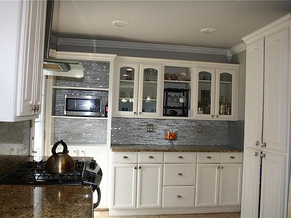 4th image of 3617 Kimberly Ln