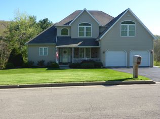 1261 Domenica Dr, Endicott, NY 13760