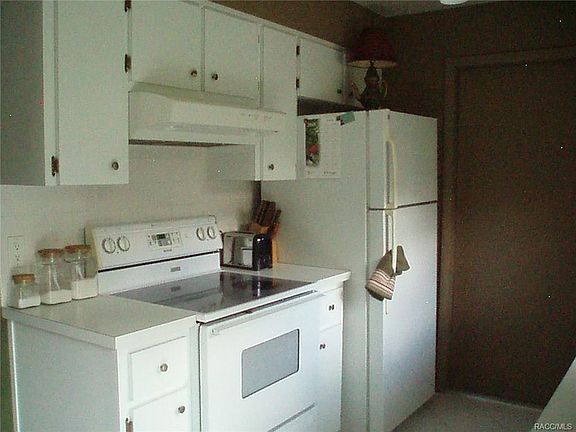 5th image of 3800 N Honeylocust Dr