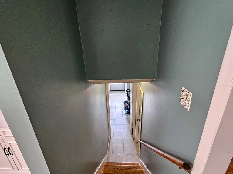 205 Edgewood St — Photo 11