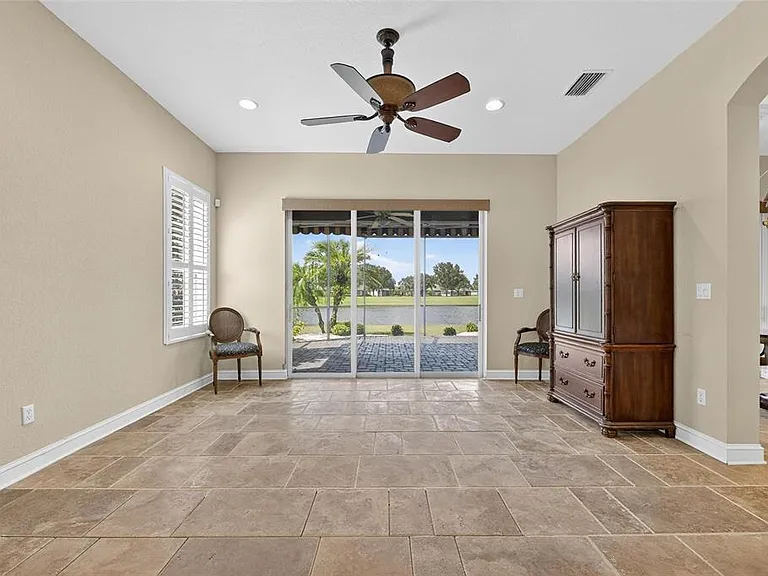 1039 Emerald Dunes Dr — Photo 12