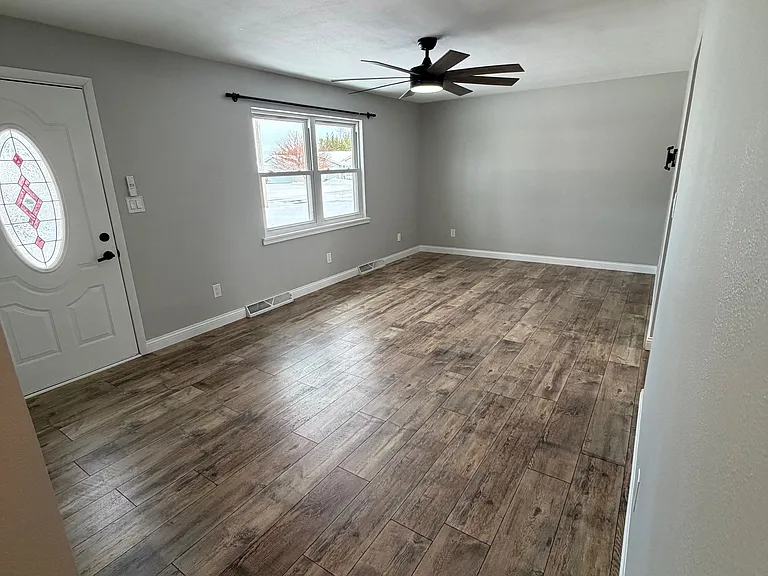 602 Maple Ct — Photo 7