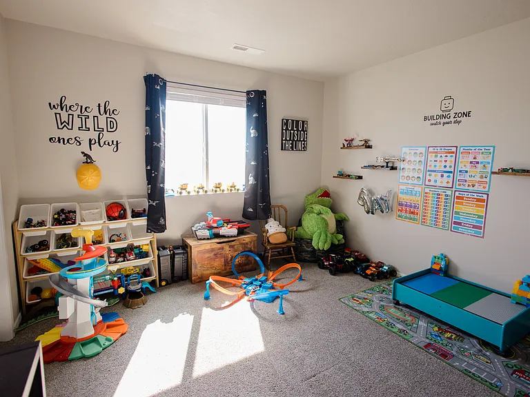 930 SW Lago St — Photo 12